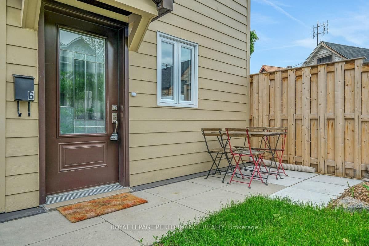 6 Hilda Street, Ottawa, ON — photo 2
