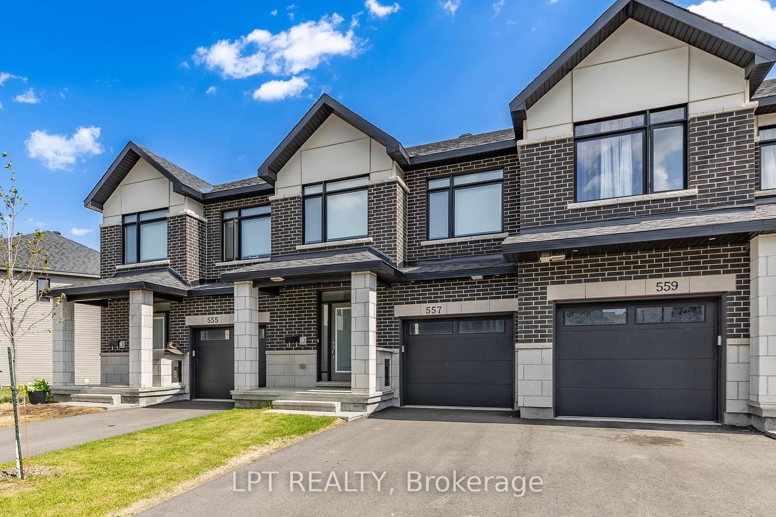 557 Tahoe Heights, Ottawa, ON — photo 2