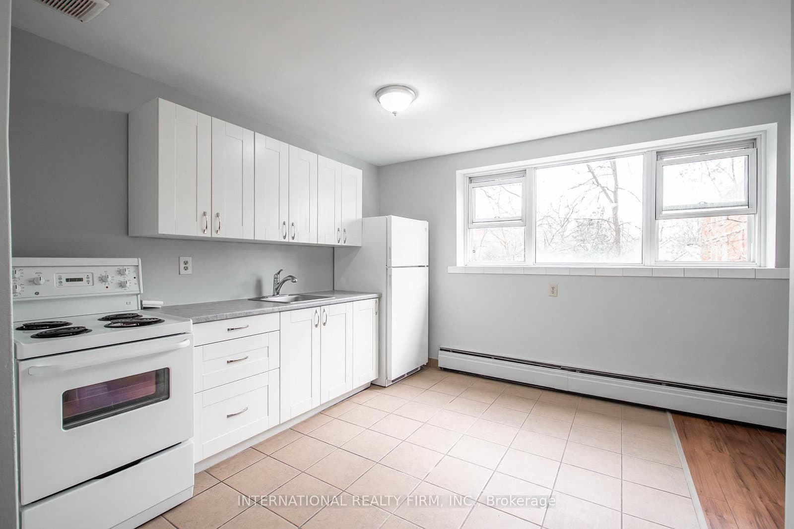206 - 93 High Street, London South, ON