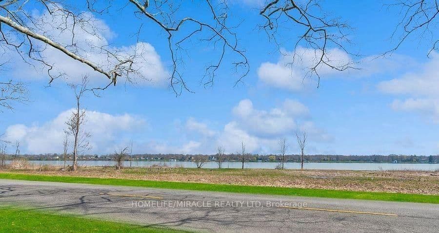 3035 Niagara Parkway, Fort Erie, ON — photo 2
