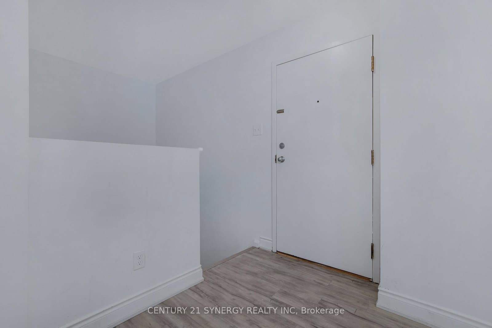 403 - 1589 ST BERNARD Street, Ottawa, ON — photo 3