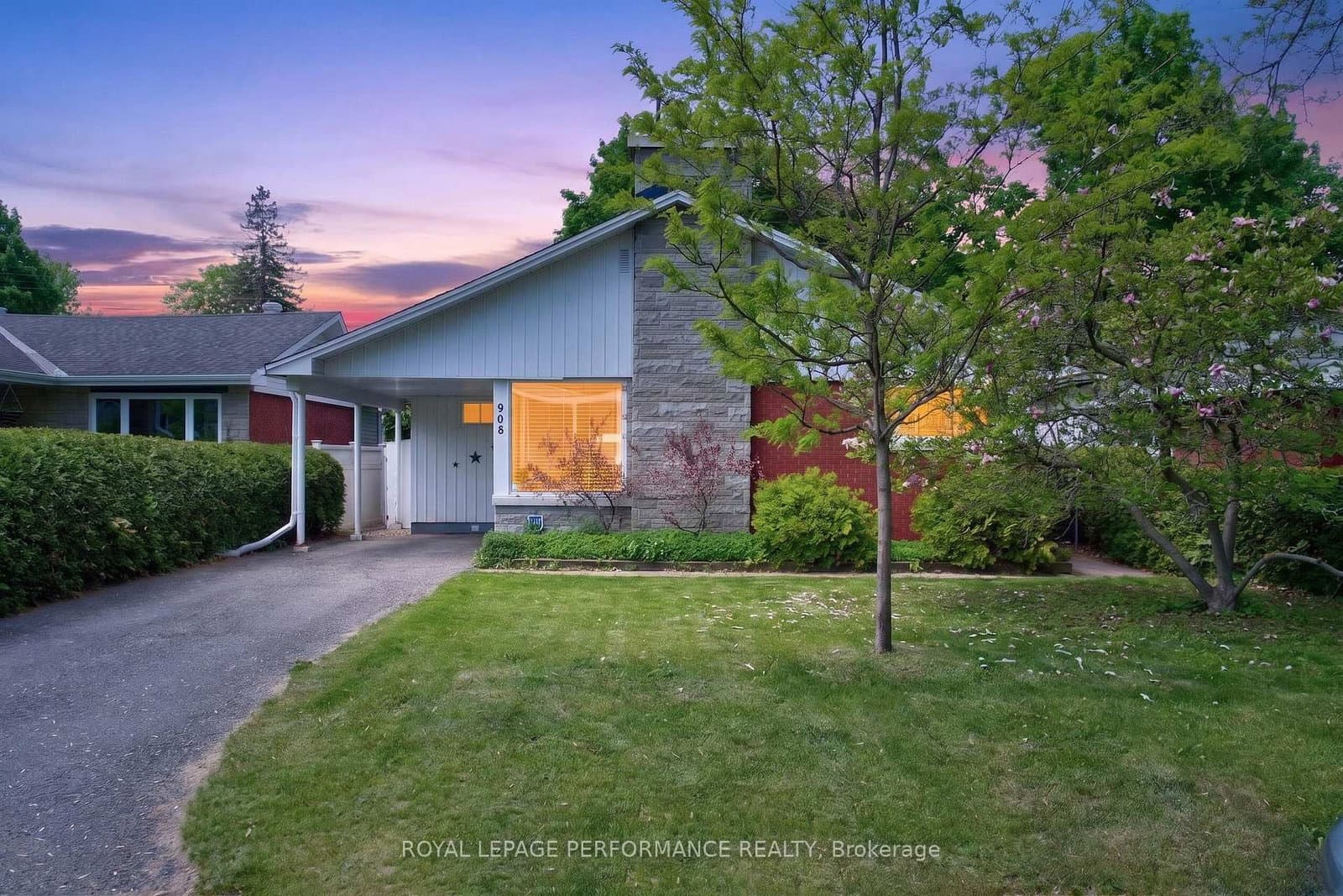 908 Innswood Drive, Ottawa, ON — photo 2