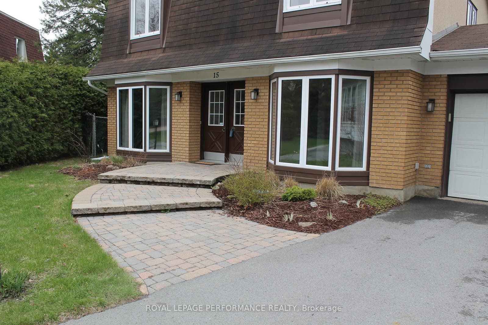 15 Hallowell Court, Ottawa, ON — photo 2