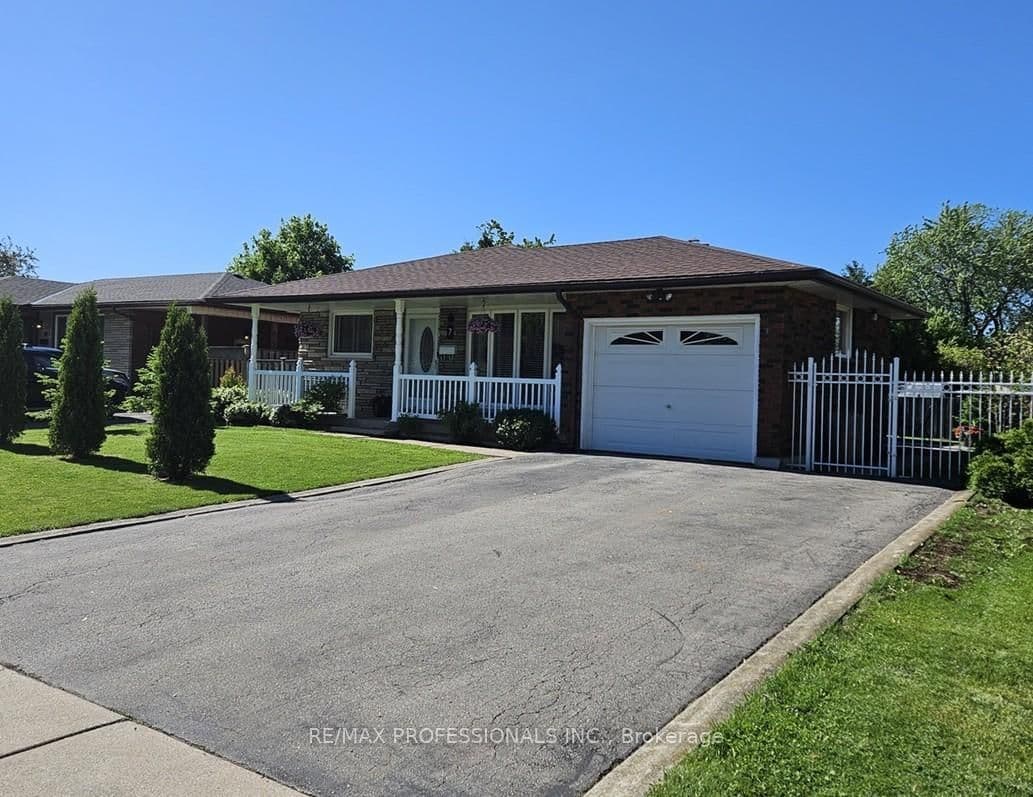 7 Berko Avenue, Hamilton, ON — photo 2