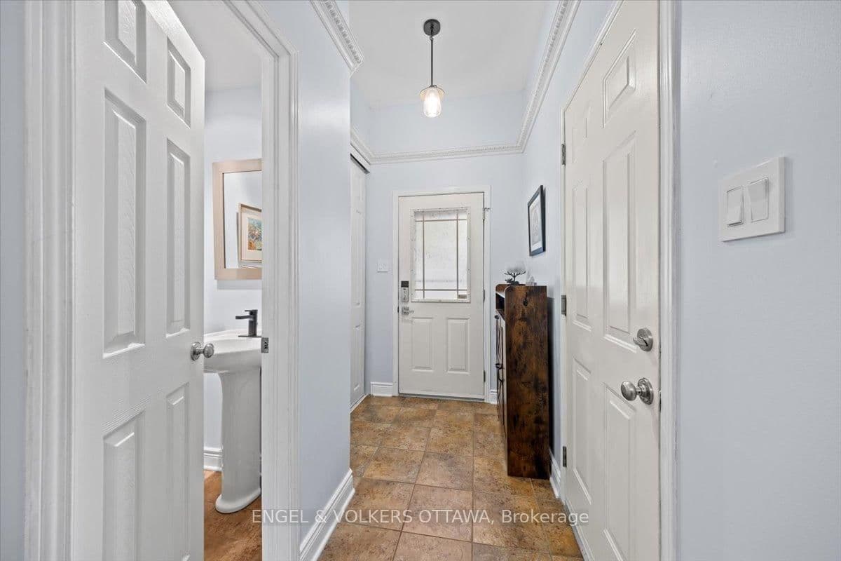 319 Hillsboro Private, Kanata, ON — photo 3