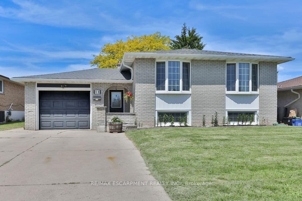 11 Lynwood Drive, Hamilton, ON