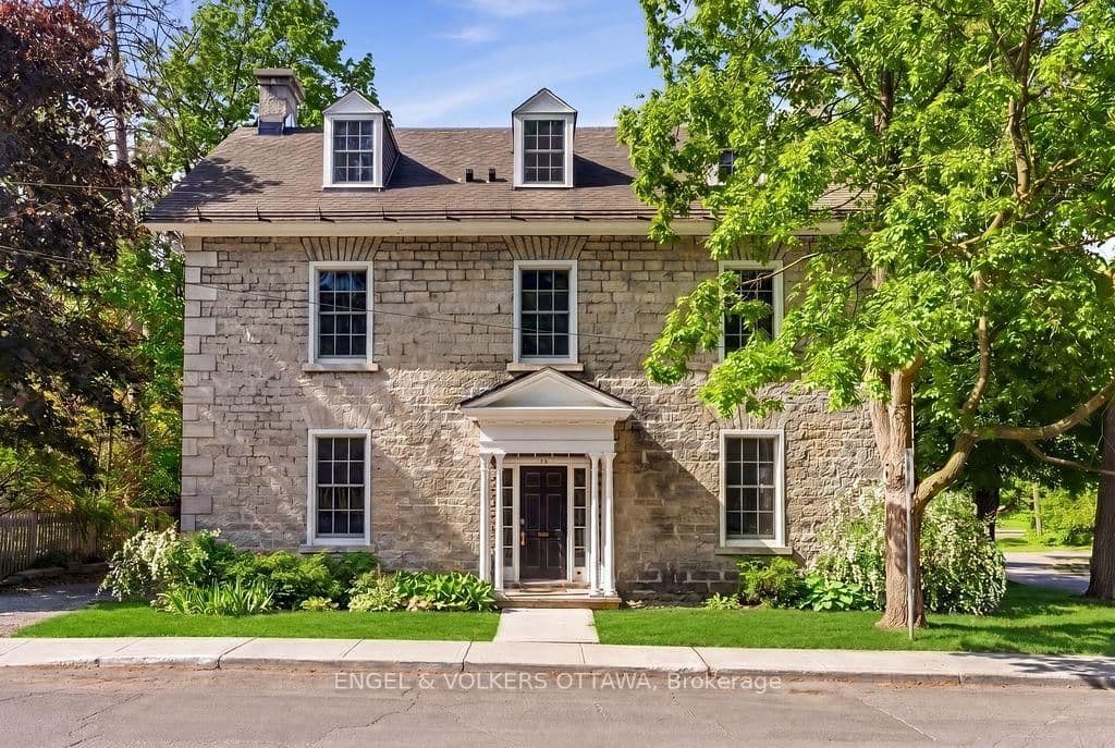 35 MacKay Street, Ottawa, ON