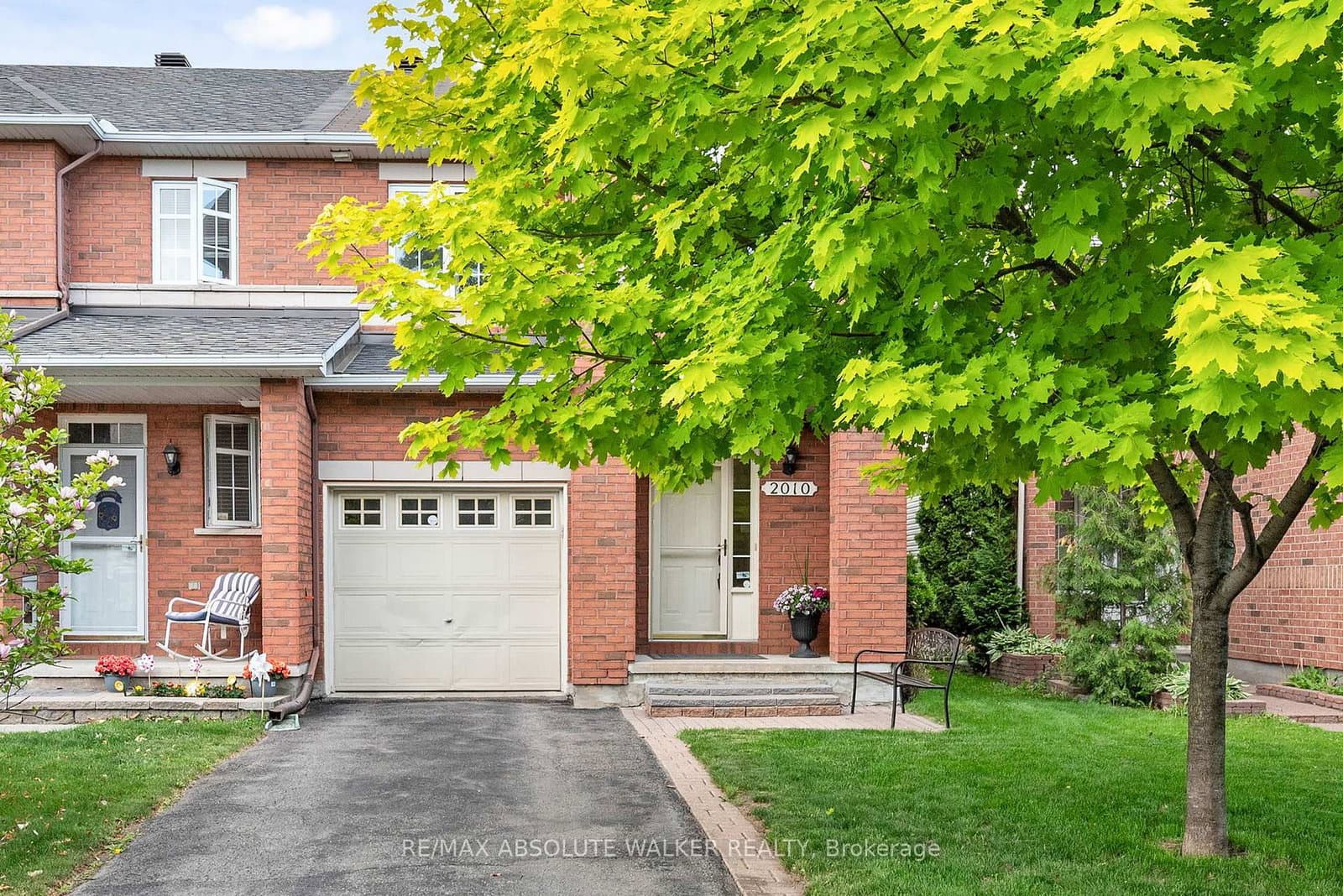 2010 Bergamot Circle, Ottawa, ON — photo 2