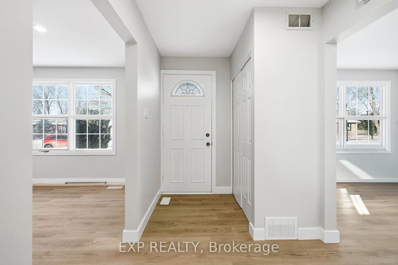 2158 Fillmore Crescent, Ottawa, ON — photo 3