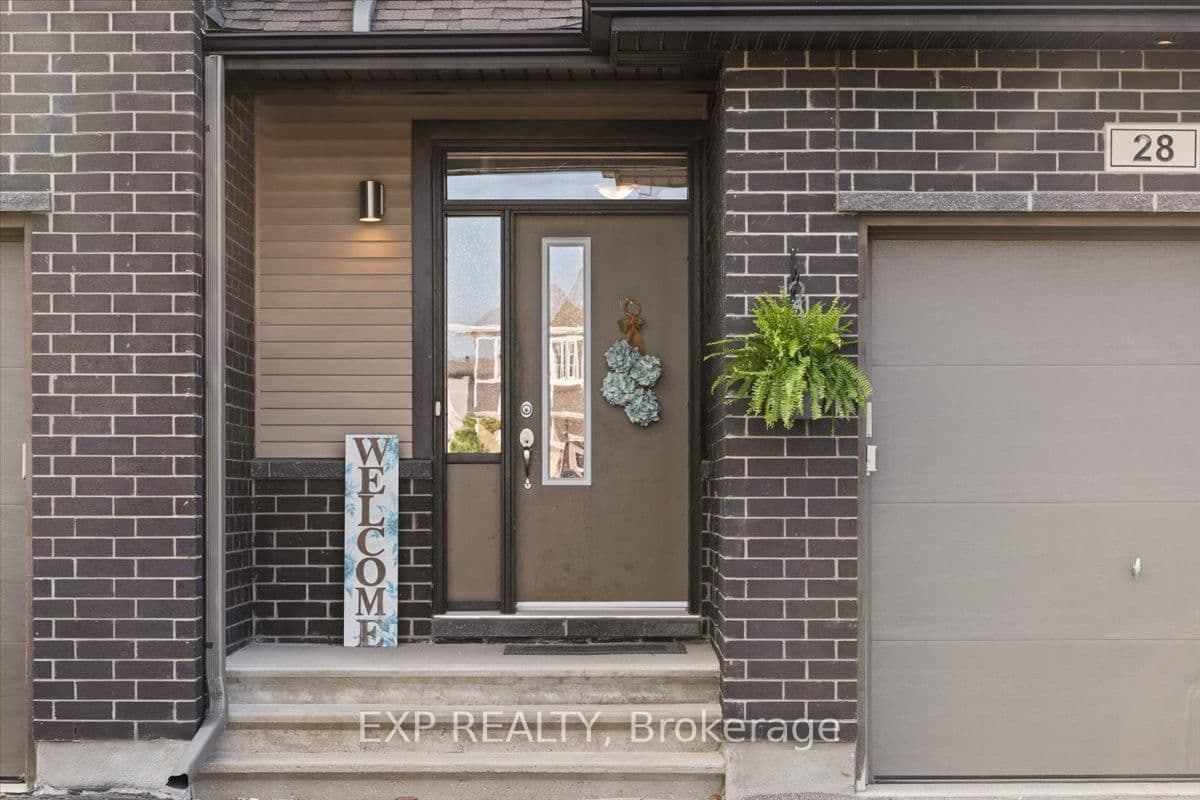 28 Hackney Private, Stittsville, ON — photo 2
