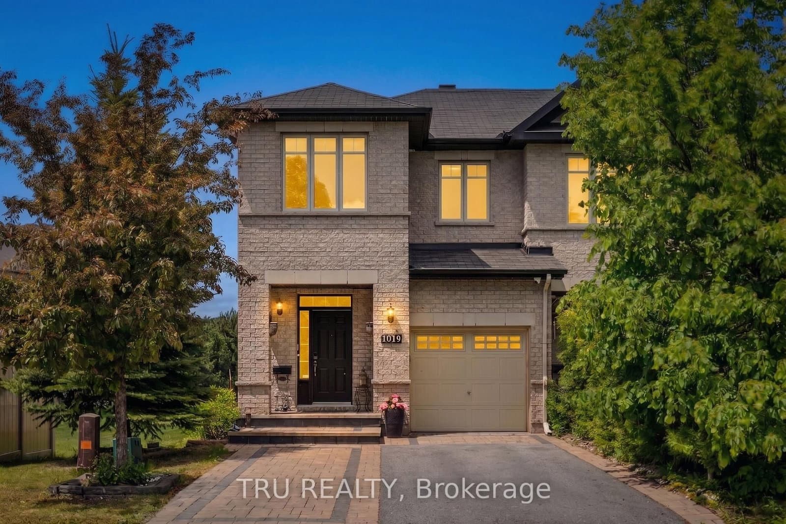 1019 OTTENBRITE Crescent, Ottawa, ON