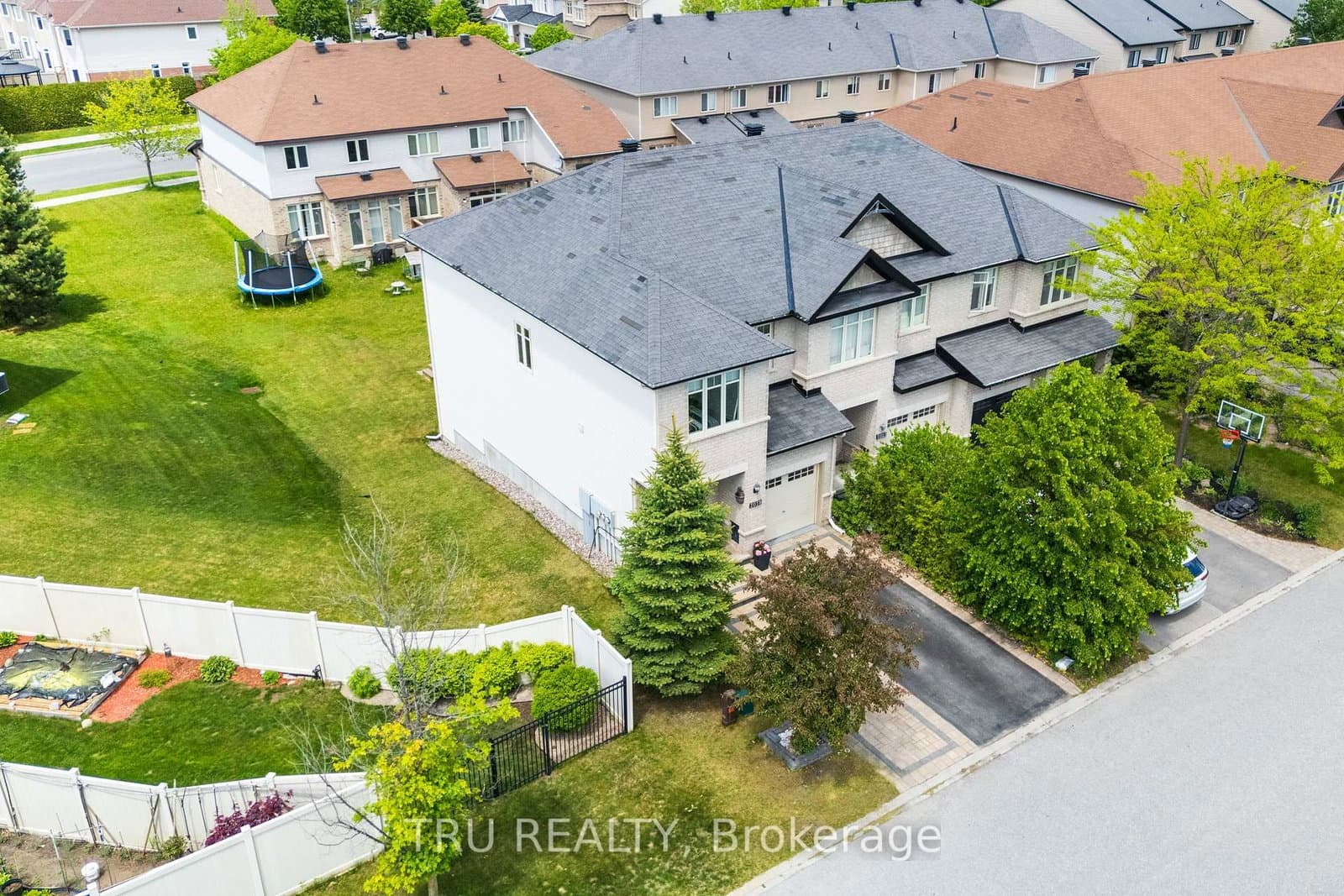 1019 OTTENBRITE Crescent, Ottawa, ON — photo 3