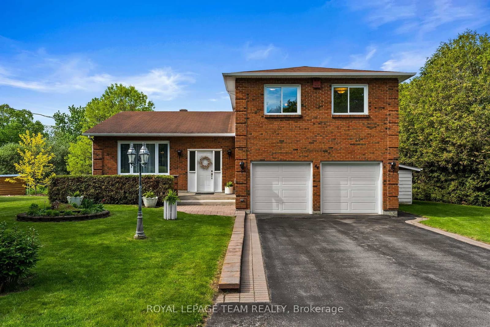 44 Steeple Hill Crescent, Ottawa, ON