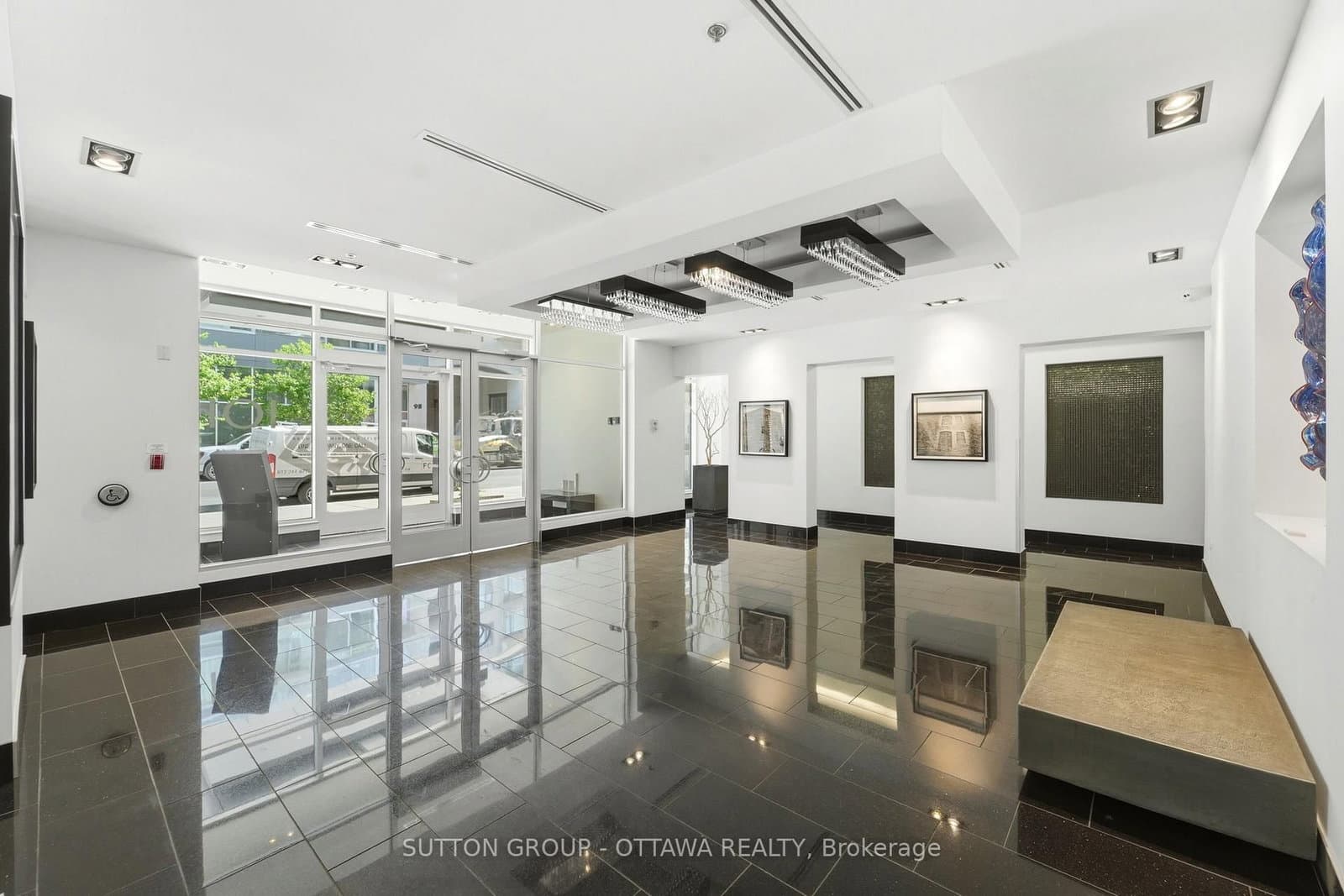 110 - 101 Richmond Road, Ottawa, ON — photo 2