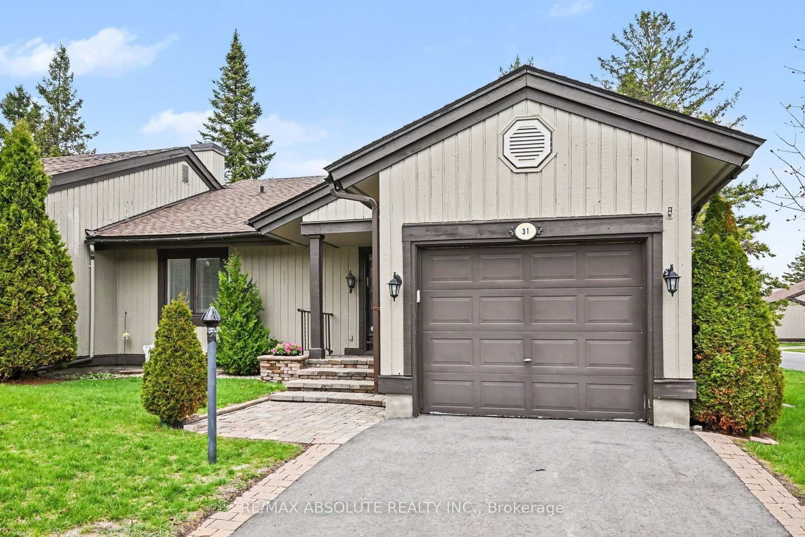 31 Spyglass Ridge, Ottawa, ON — photo 2