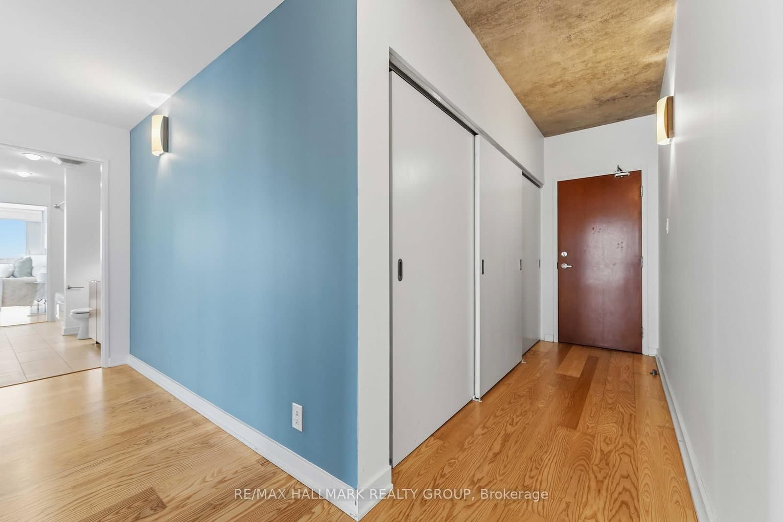 2110 - 324 Laurier Avenue, Ottawa, ON — photo 2