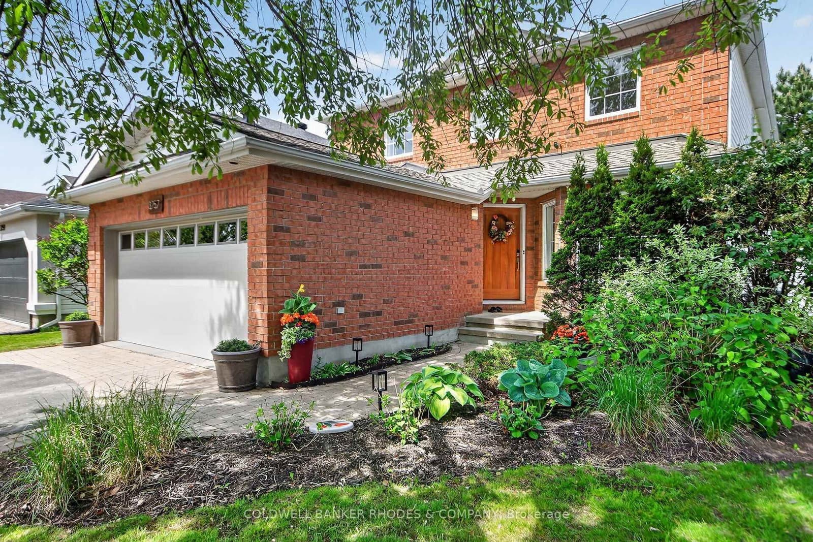 3757 Mountain Meadows Crescent, Gloucester, ON