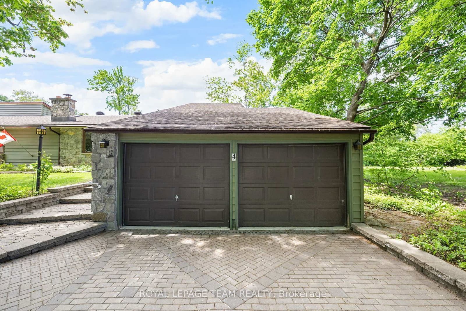 4 Leeward Street, Ottawa, ON — photo 3