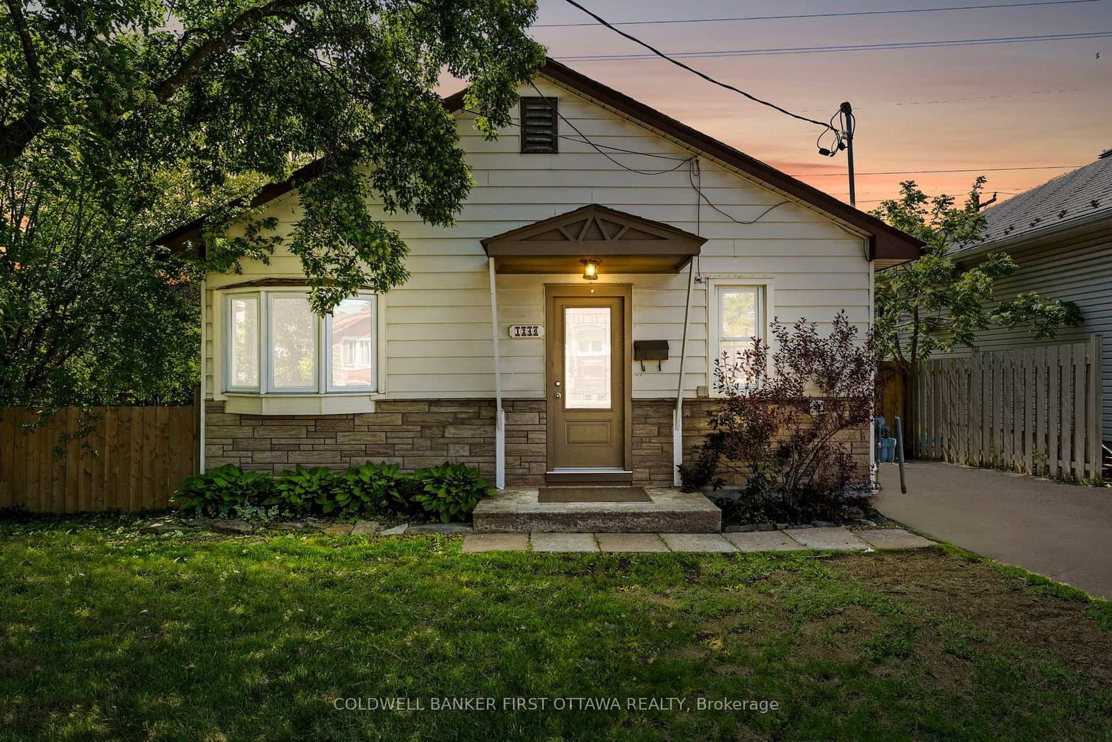 1246 Kitchener Avenue, Ottawa, ON