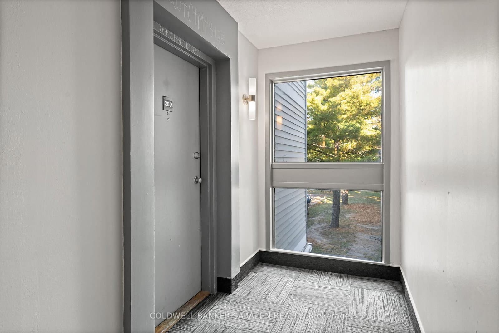 209 - 214 Viewmount Drive, Ottawa, ON — photo 3