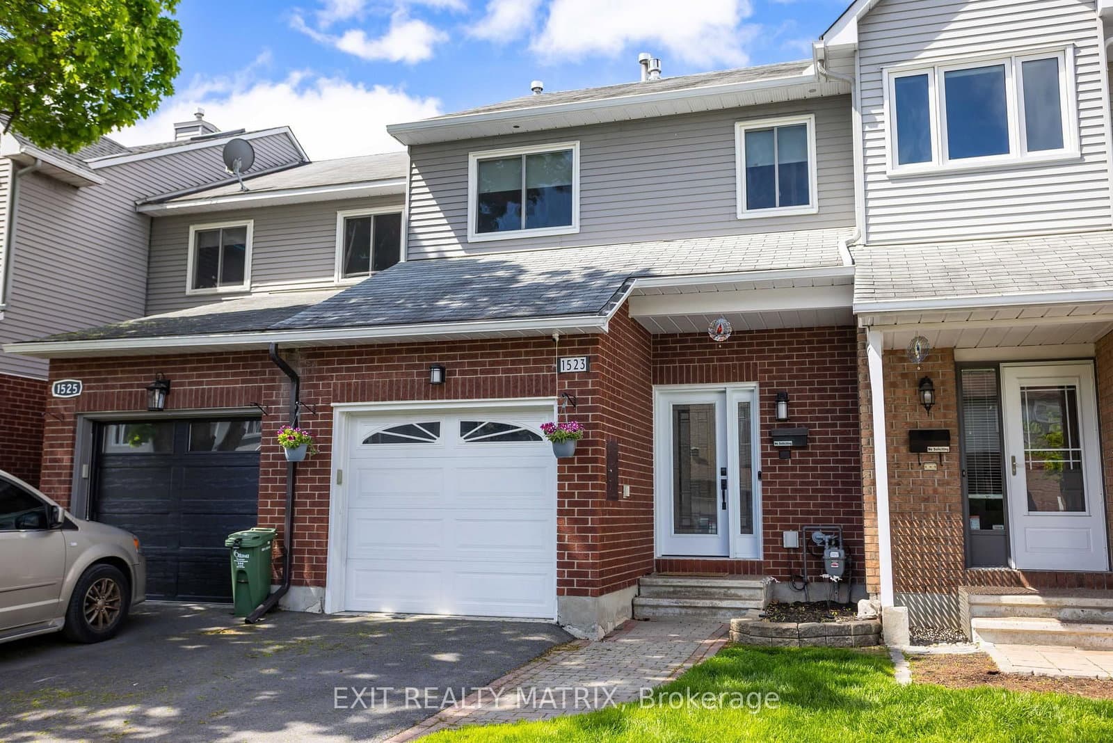 1523 Briarfield Crescent, Ottawa, ON