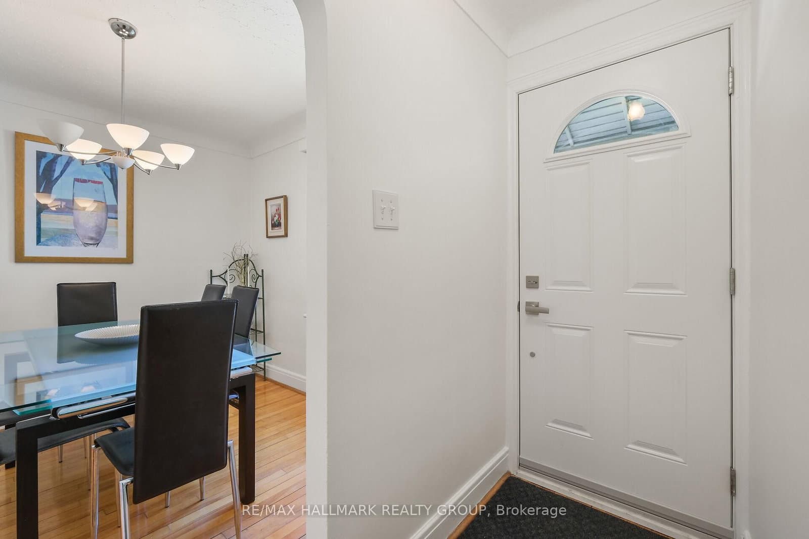 20 Fern Avenue, Ottawa, ON — photo 2