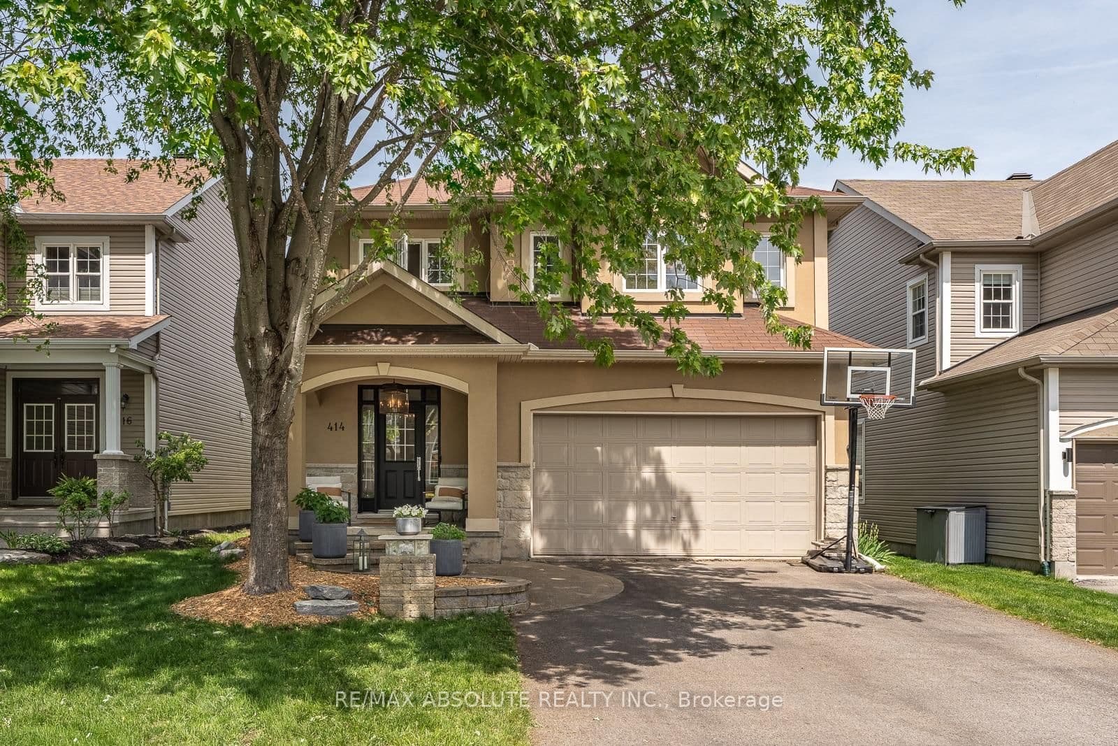 414 LANDSWOOD Way, Ottawa, ON