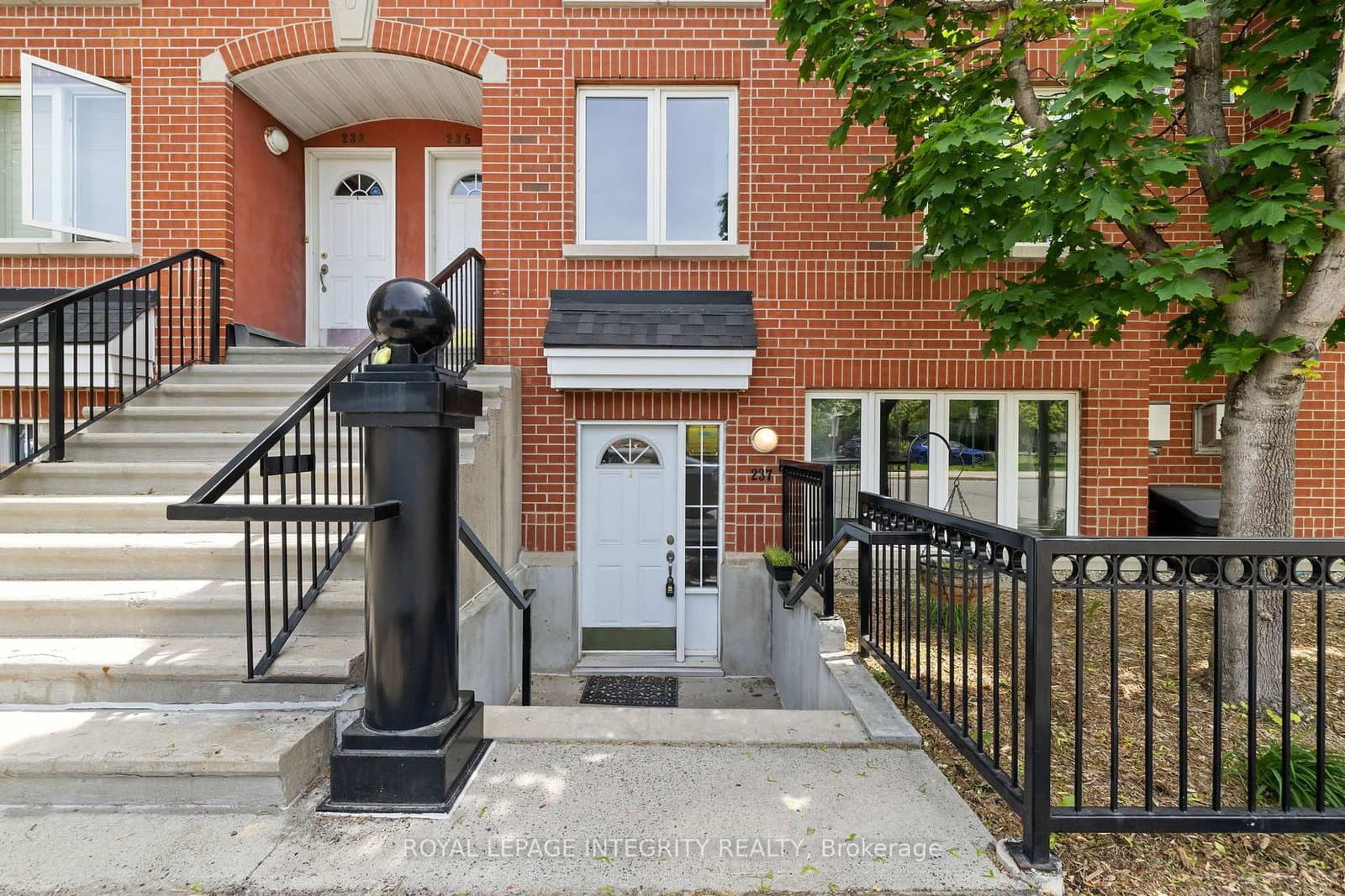 237 Cumberland Street, Ottawa, ON — photo 2