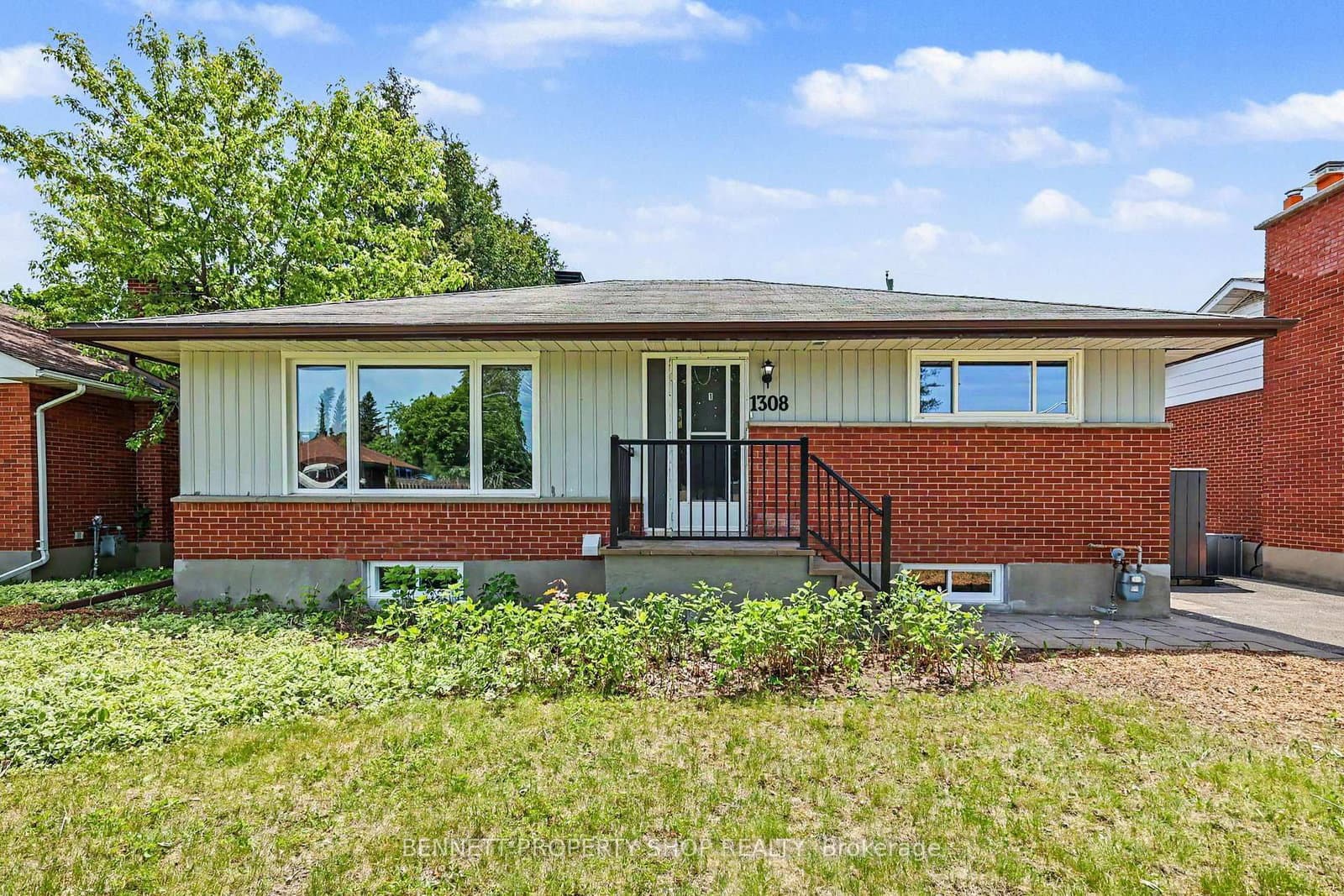 1308 Rustic Drive, Ottawa, ON