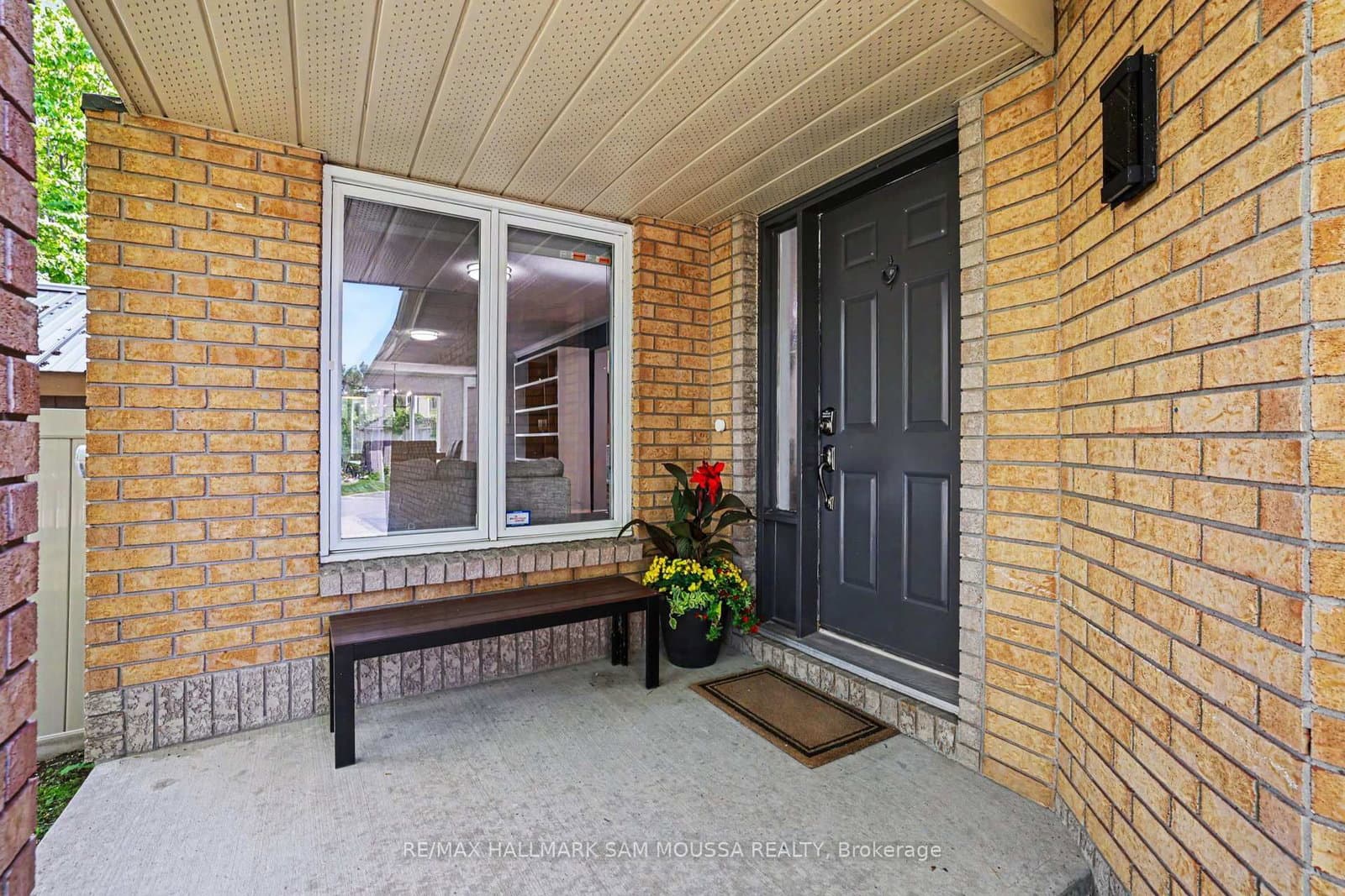73 Malhotra Court, Ottawa, ON — photo 3