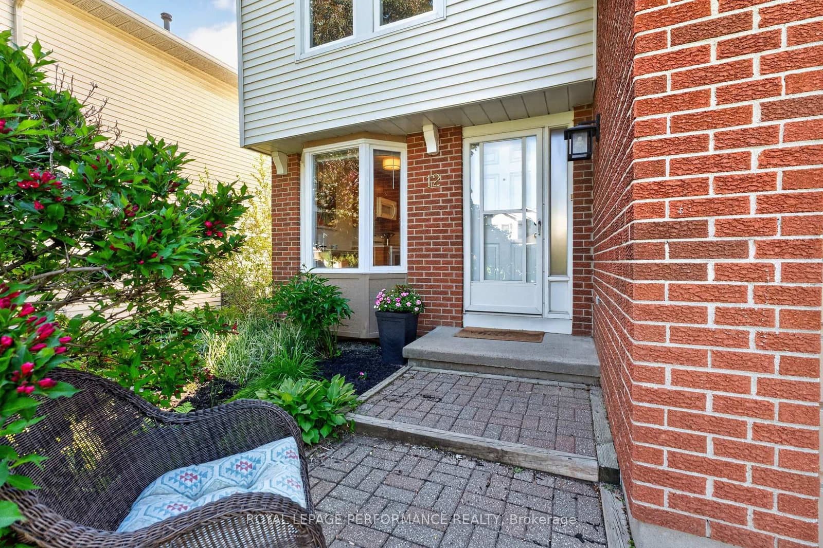 12 Barra Avenue, Ottawa, ON — photo 3