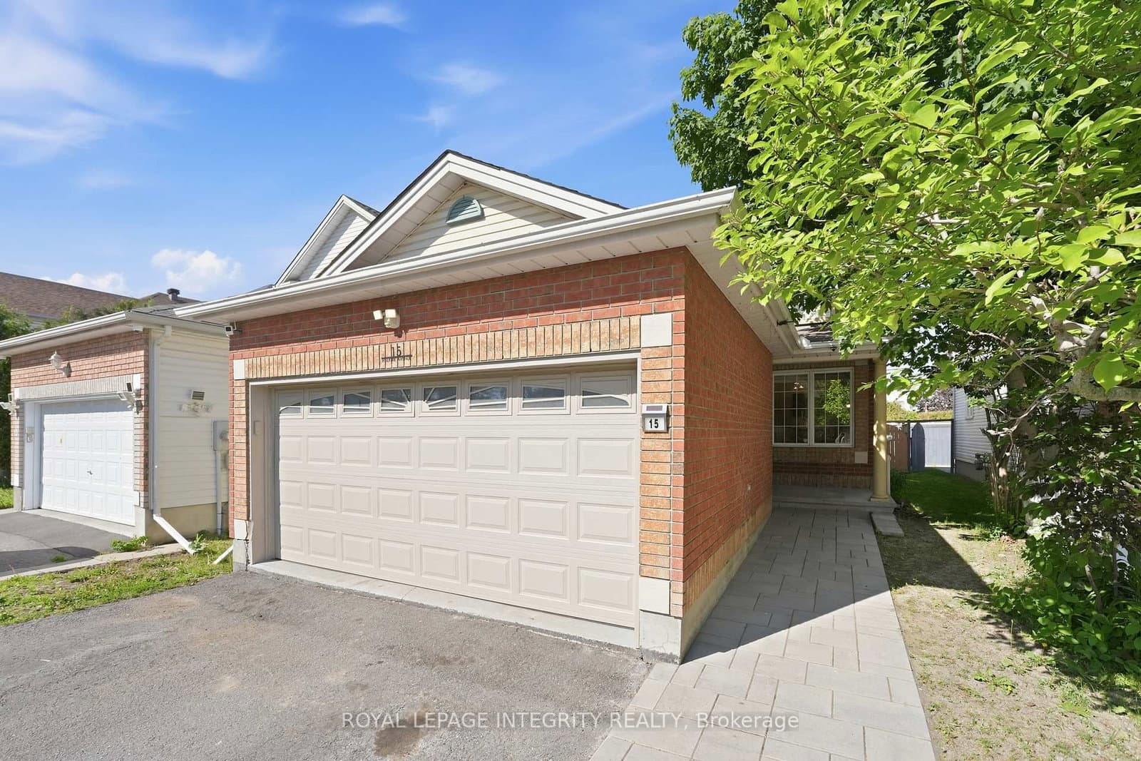 15 Halkirk Avenue, Ottawa, ON — photo 2