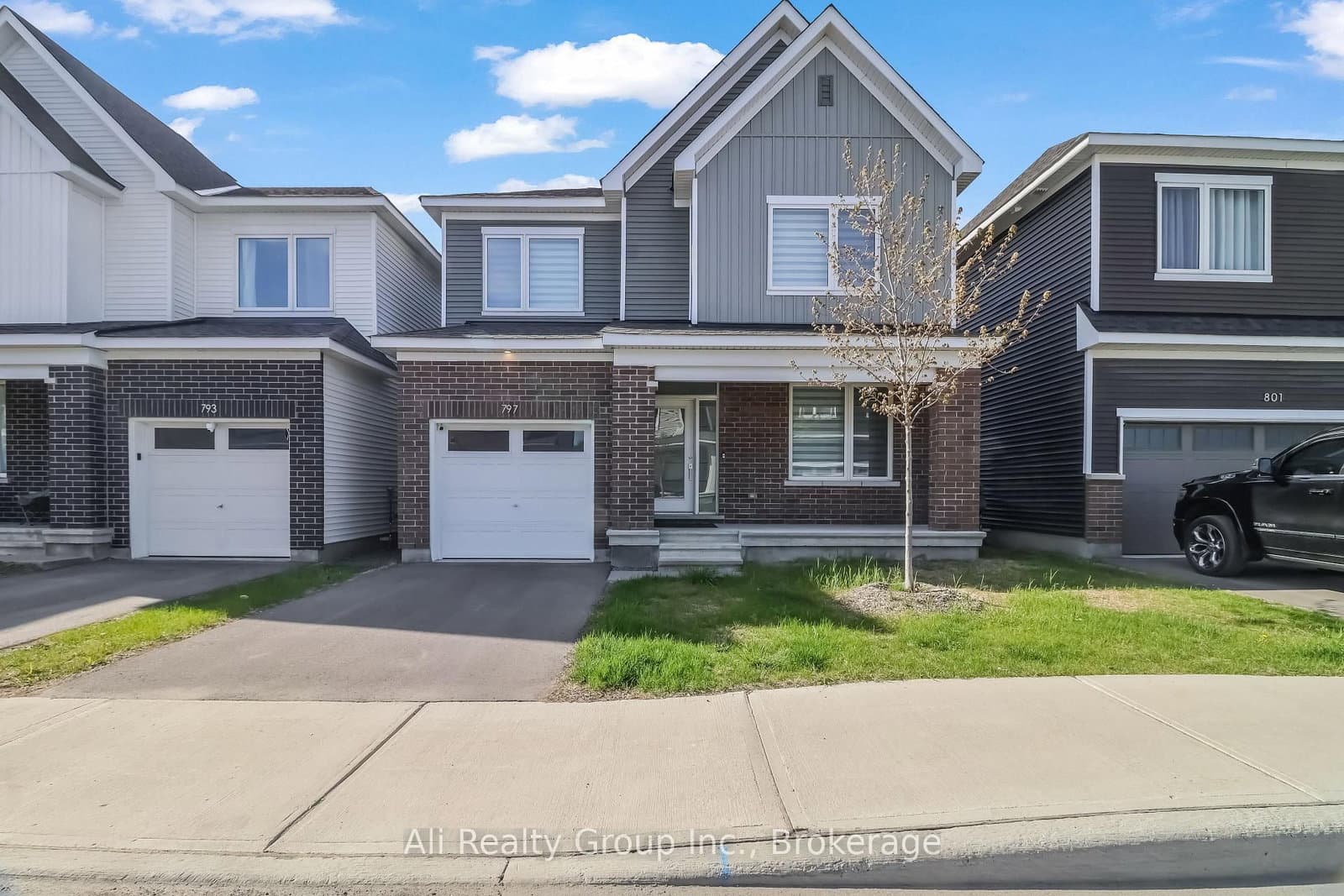 797 Eminence Street, Ottawa, ON