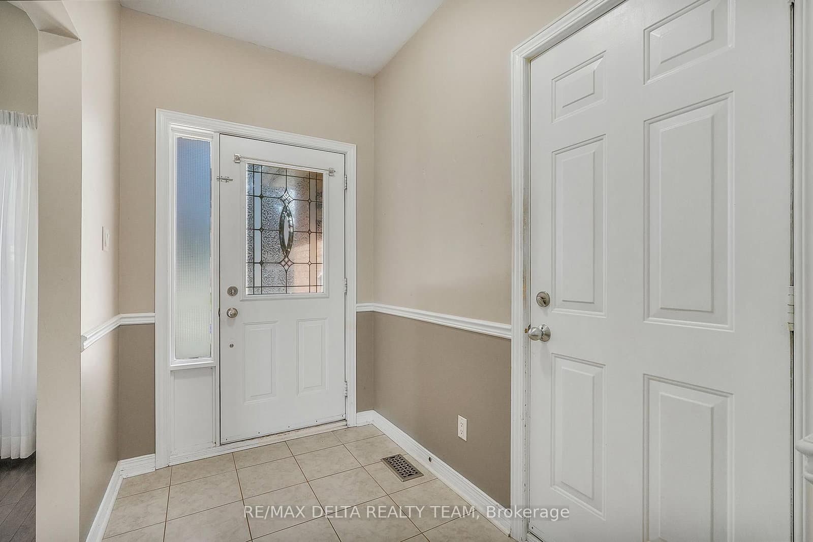 979 COMO Crescent, Orleans, ON — photo 3