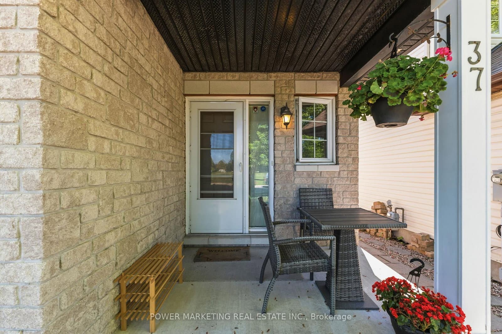 37 Cresthaven Drive, Ottawa, ON — photo 2