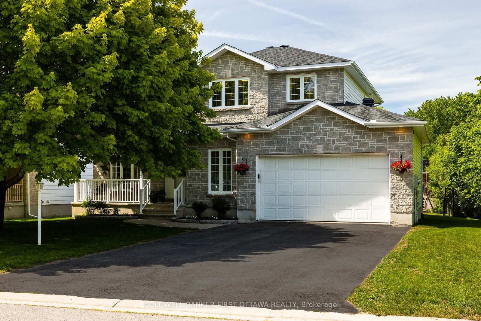 187 GLENNCASTLE Drive, Carp, ON