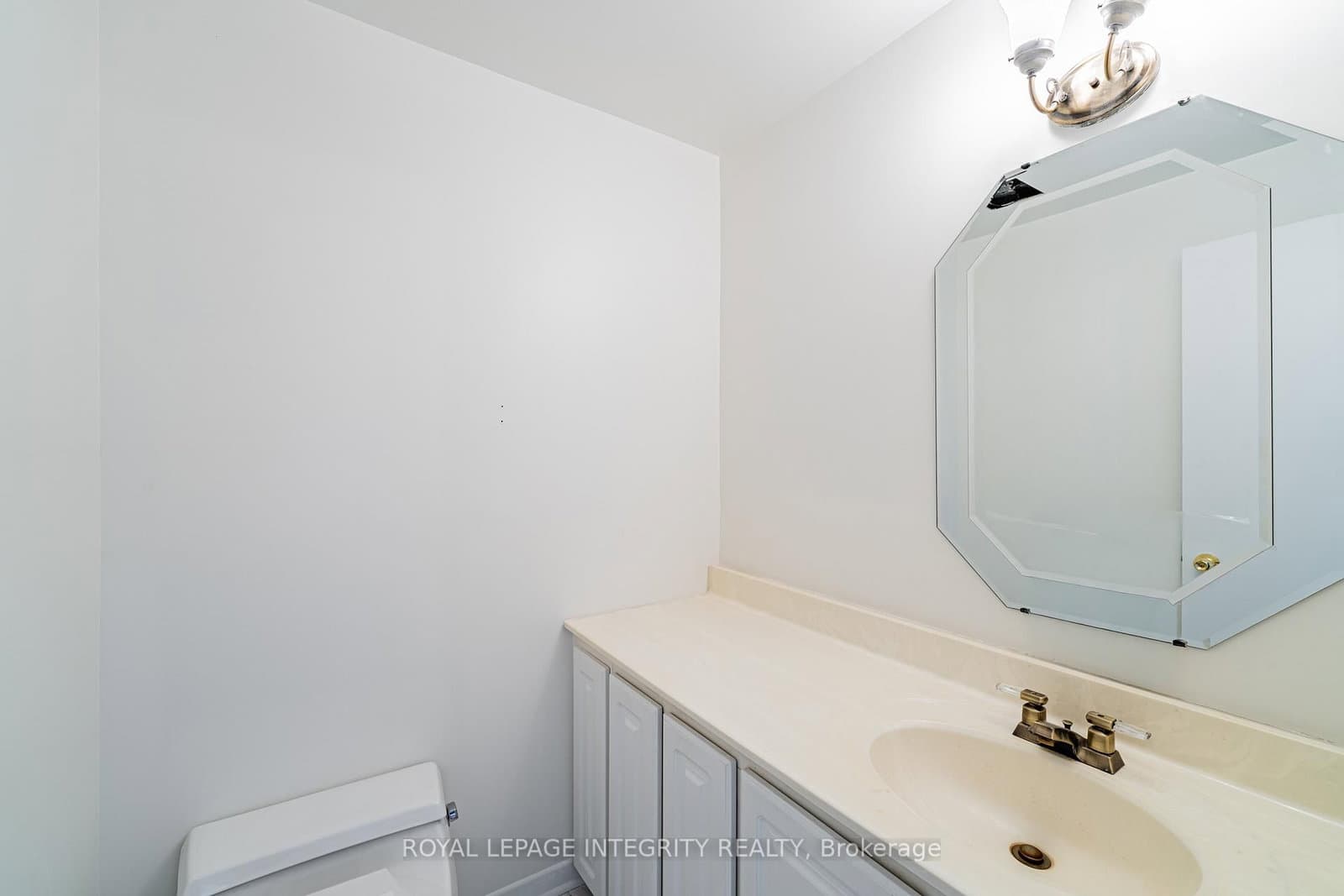 32C Benlea Drive, Ottawa, ON — photo 3