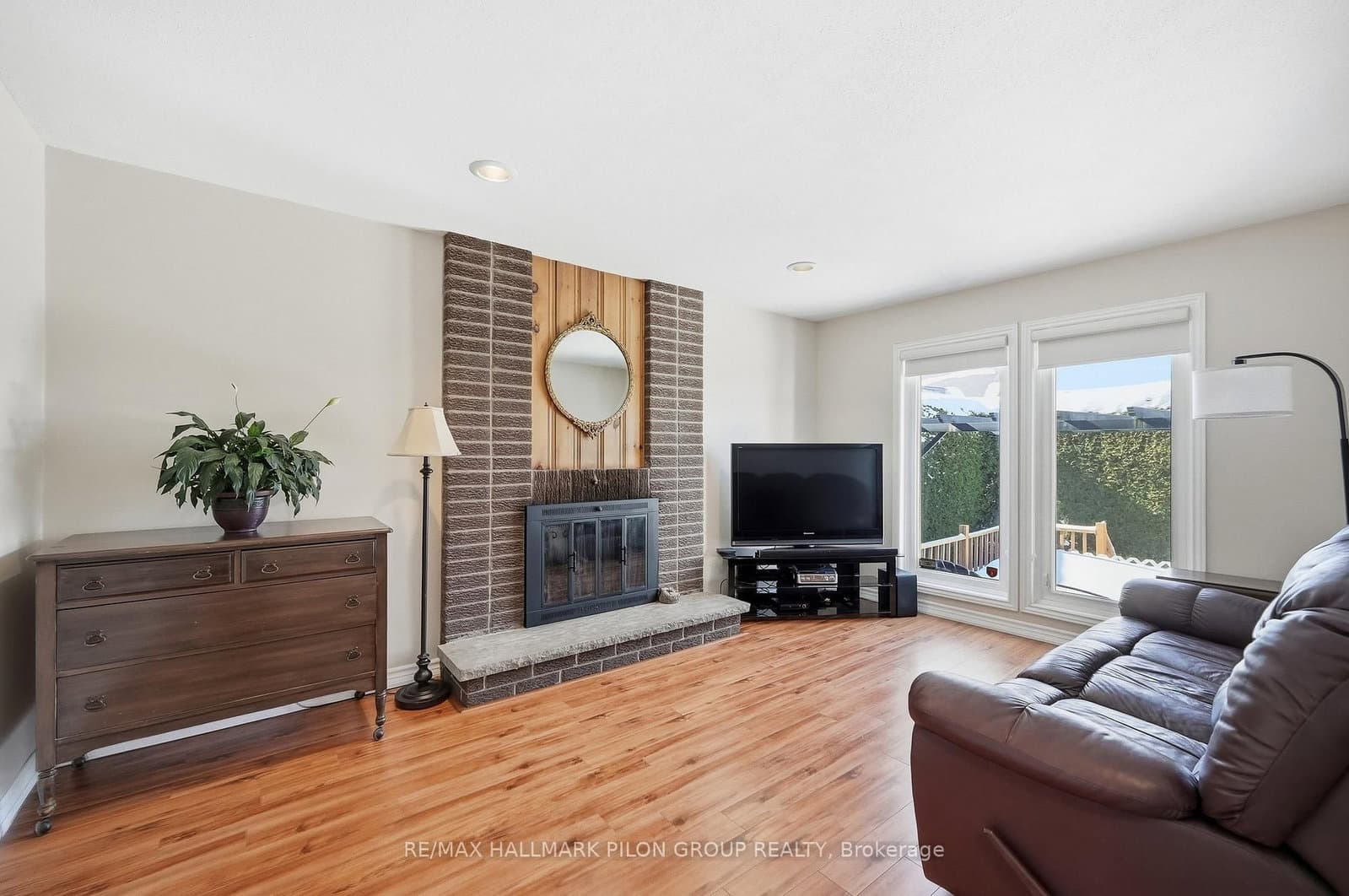 1354 Mountainside Crescent, Orleans, ON — photo 3