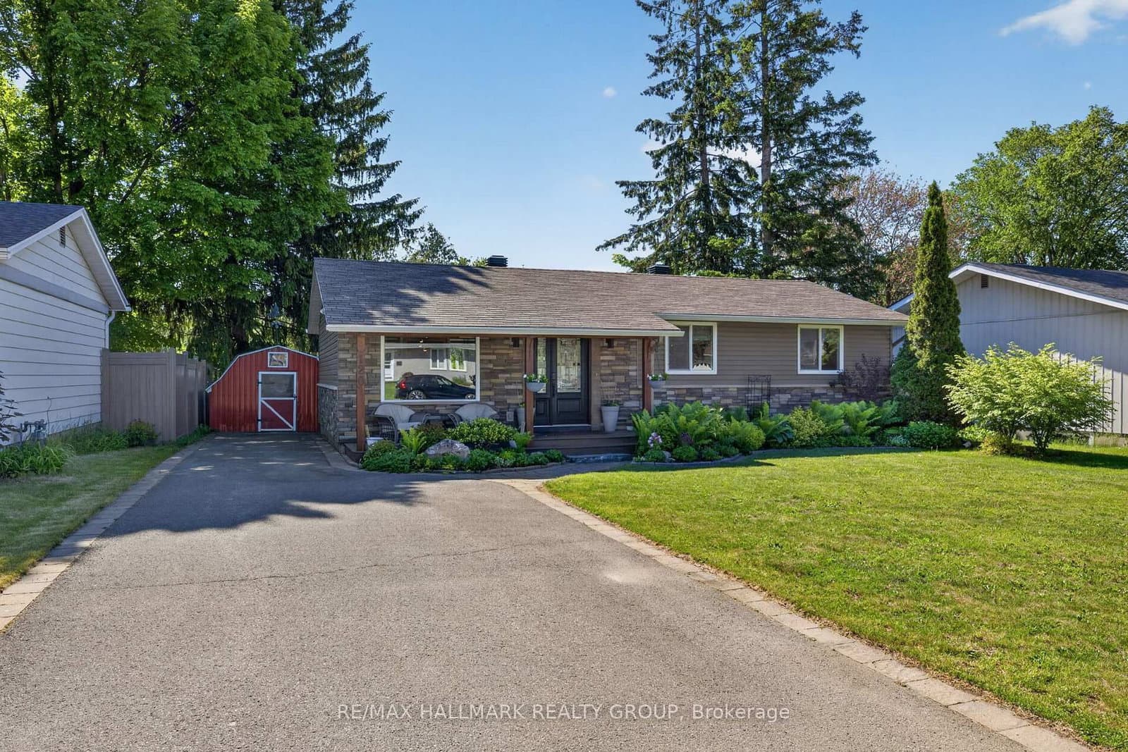 120 ABBEYHILL Drive, Ottawa, ON
