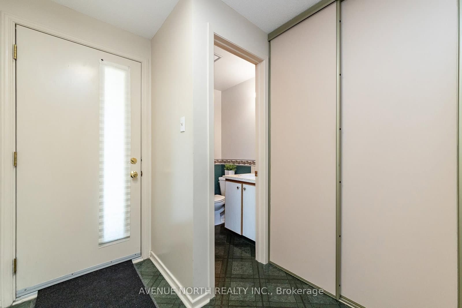 1897 Stonehenge Crescent, Ottawa, ON — photo 3