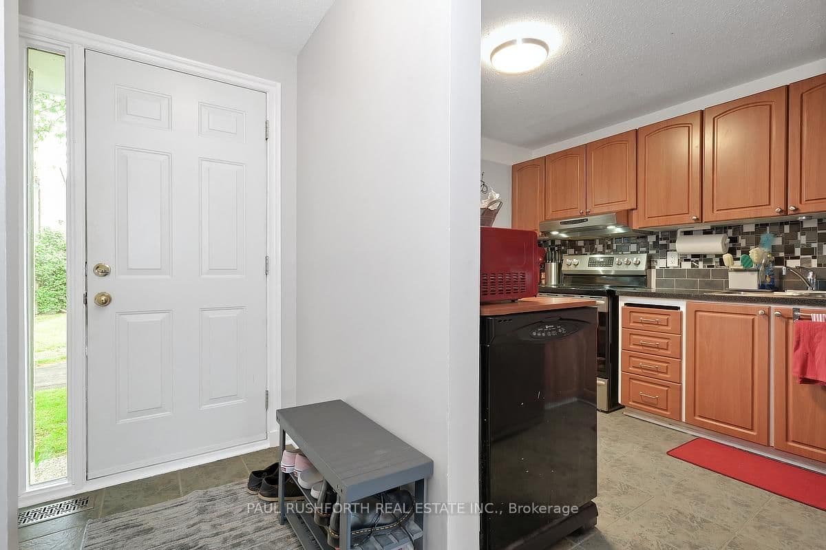 207 Thistledown Court, Ottawa, ON — photo 3