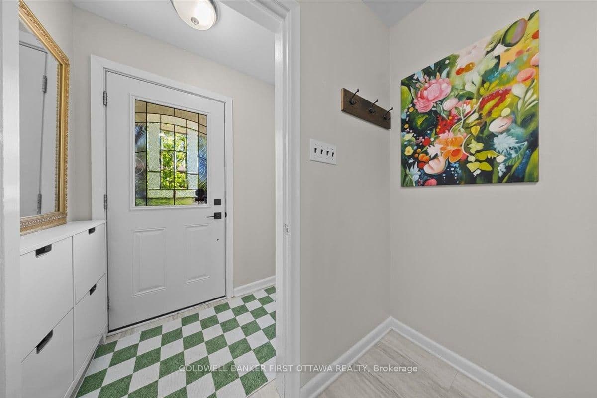 998 Mossdale Street, Ottawa, ON — photo 2