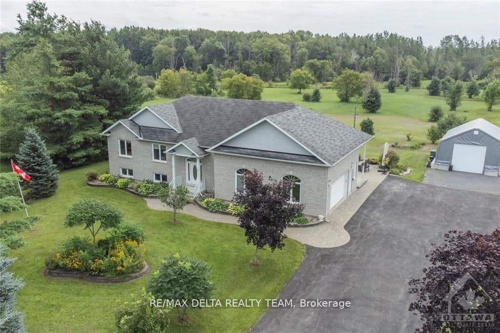 3782 Etienne Road, Sarsfield, ON