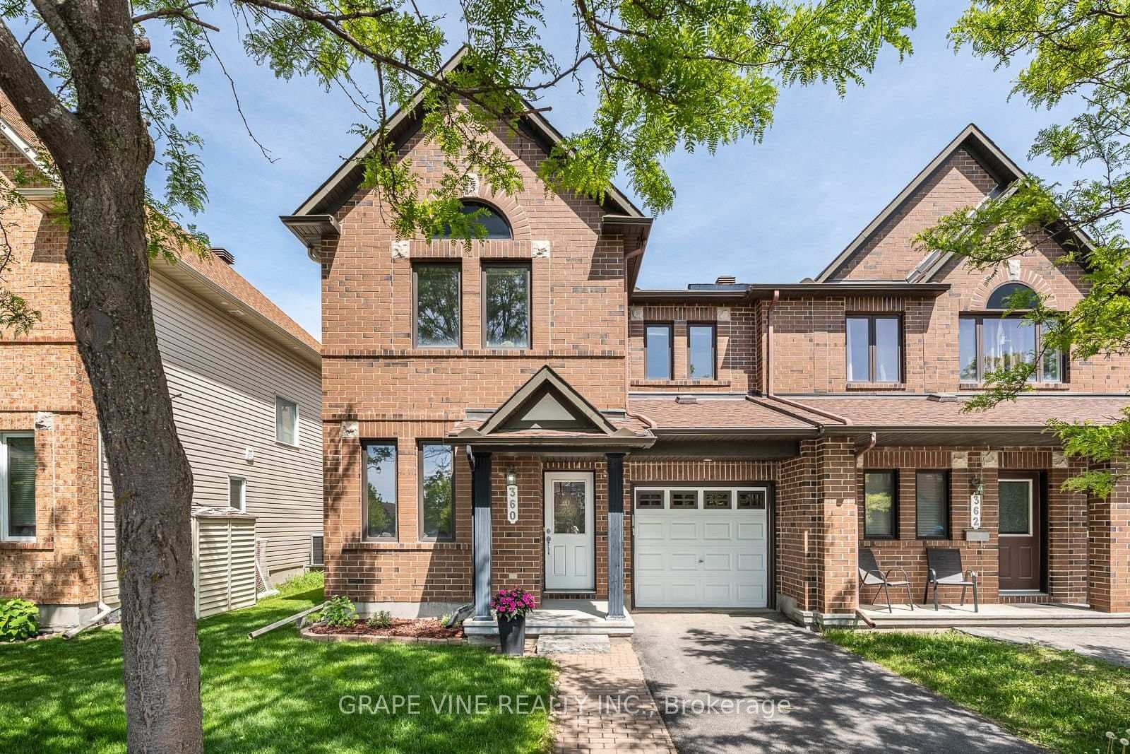360 BALINROAN Crescent, Ottawa, ON