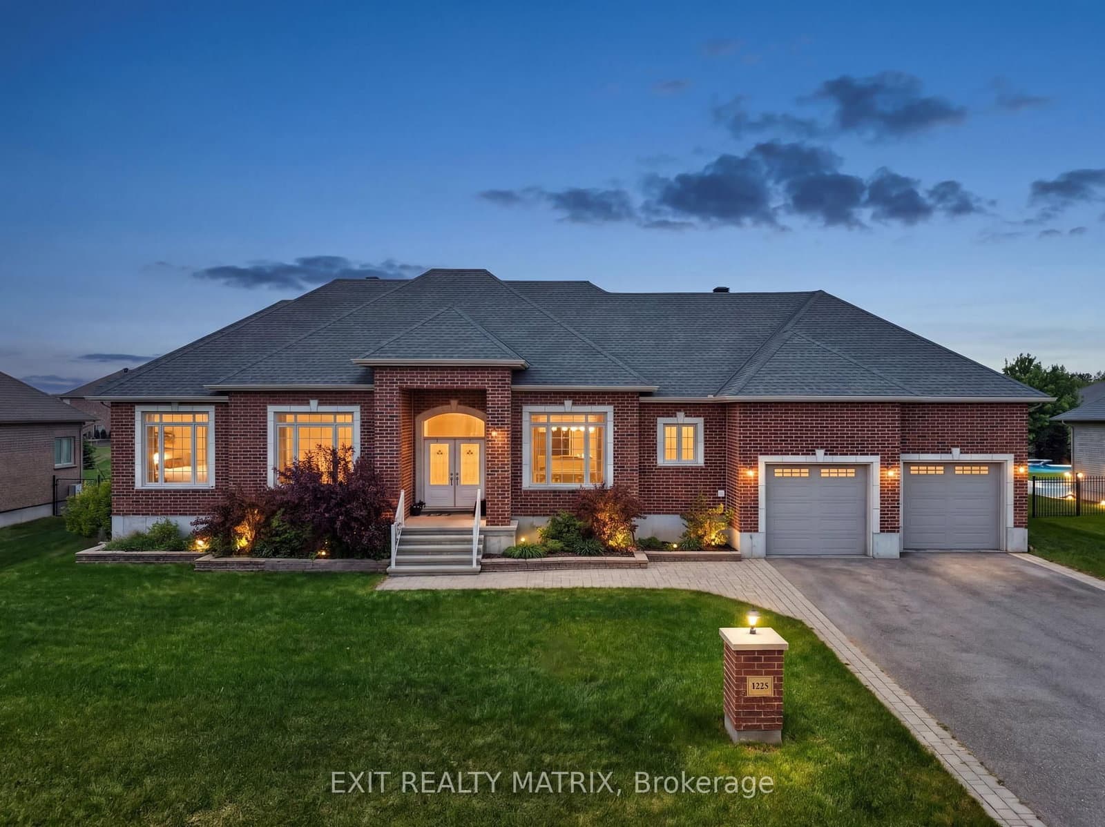 1525 Rangeland Avenue, Ottawa, ON