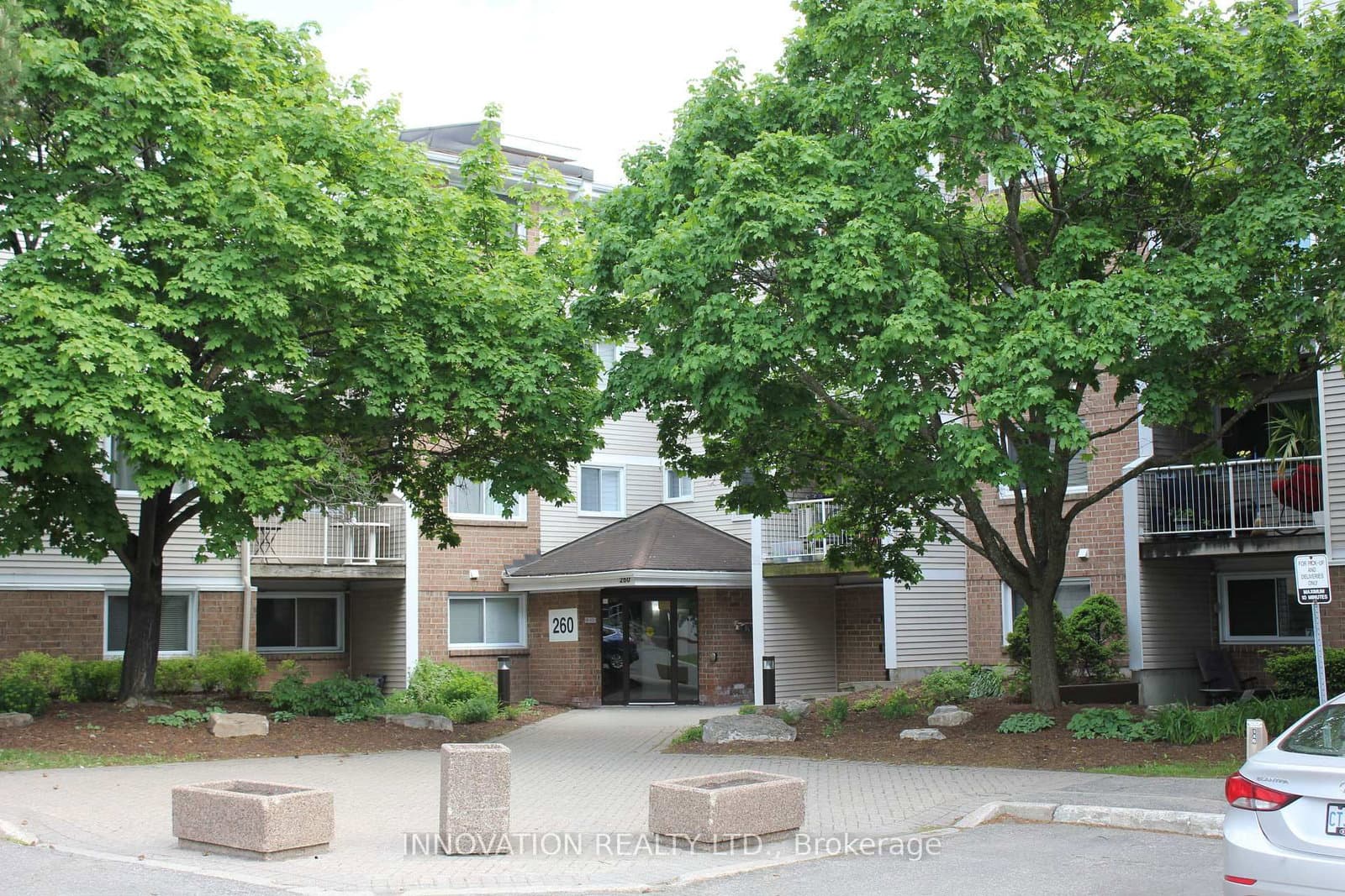 203 - 260 Brittany Drive, Ottawa, ON