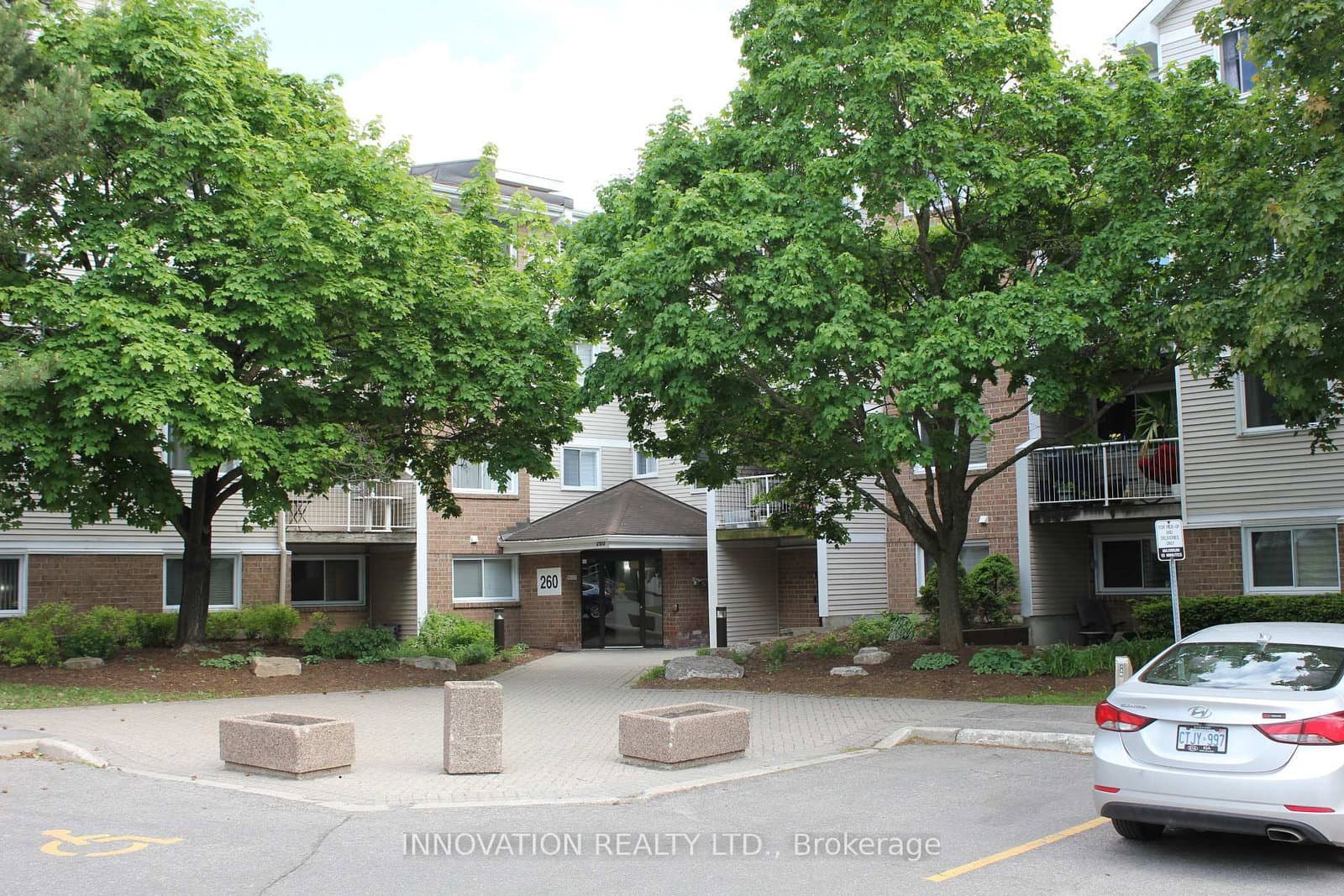203 - 260 Brittany Drive, Ottawa, ON — photo 2
