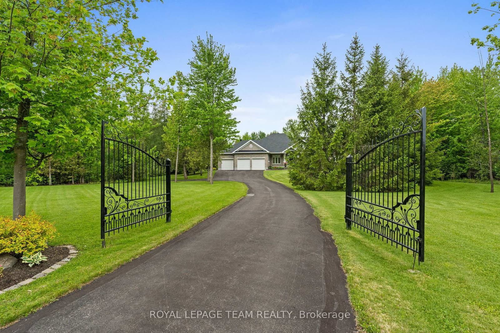 6152 Knights Drive, Manotick, ON — photo 3