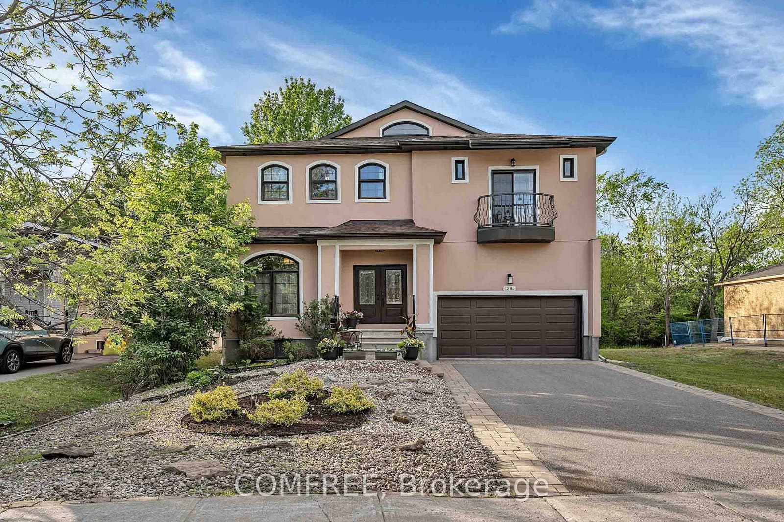 1385 McMahon Avenue, Ottawa, ON