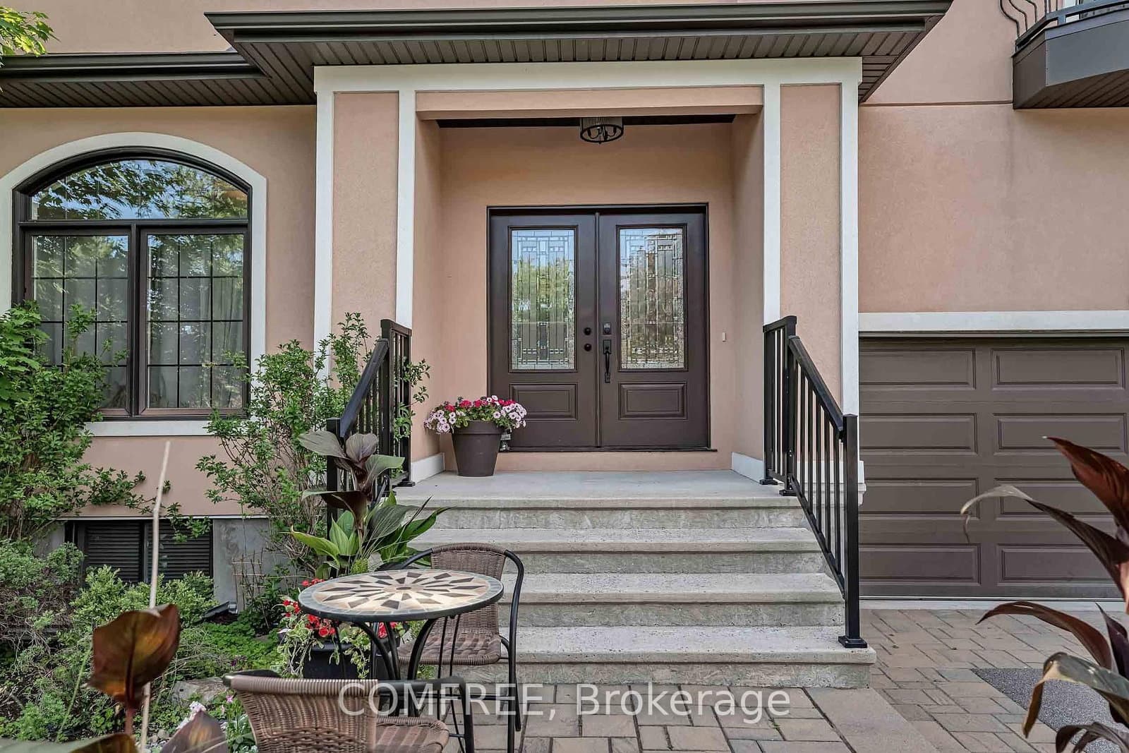 1385 McMahon Avenue, Ottawa, ON — photo 2